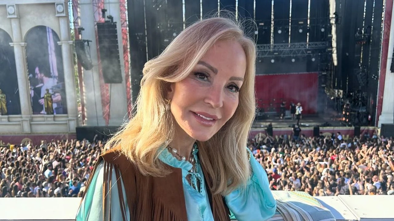 Carmen Lomana recupera este chaleco de flecos que será tendencia en otoño para irse de festival a Calahorra