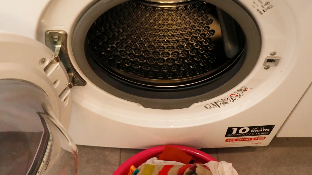 Las lavadoras domésticas son insuficientes para desinfectar los uniformes del personal sanitario