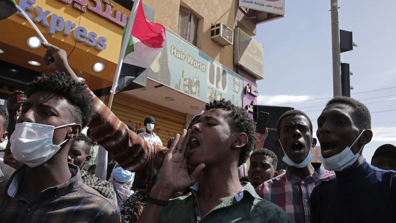 El conflicto sudanés alimenta redes islamistas y fractura el equilibrio regional