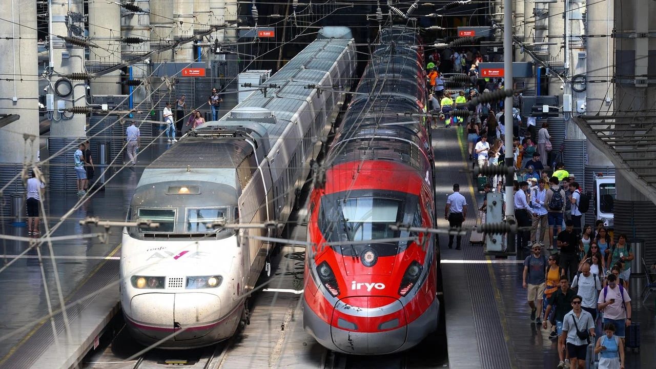 Renfe cierra la puerta a alquilar trenes de alta velocidad a otras operadoras para que puedan llegar a Galicia o Asturias