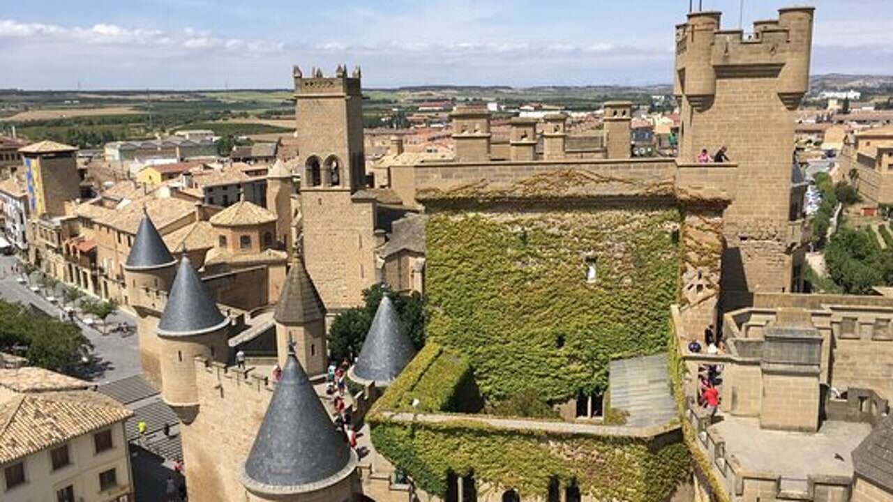 Este castillo es el escenario perfecto para un cuento de hadas y está cerca de Zaragoza