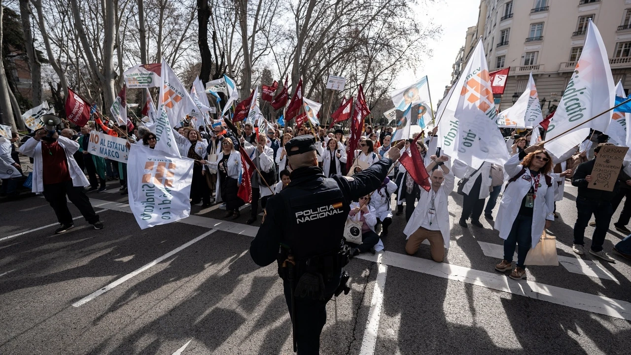 CESM y SMA mantienen la huelga del viernes ante la falta de respuesta de Sanidad a sus propuestas