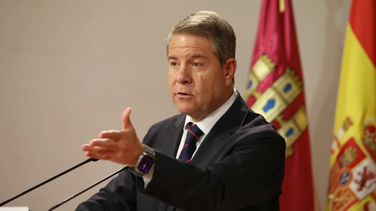 Page abre grietas entre los barones populares