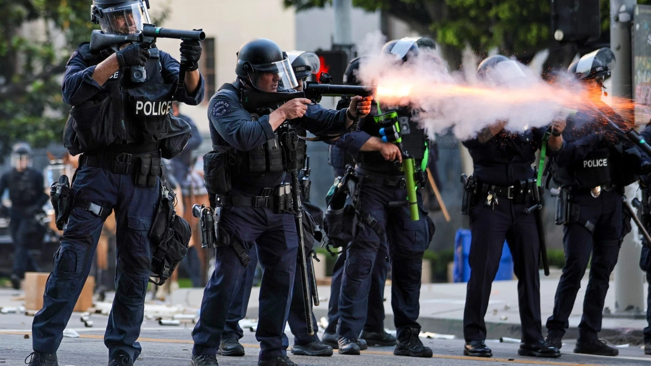 Las redadas migratorias de Trump estallan protestas en varias ciudades de EEUU
