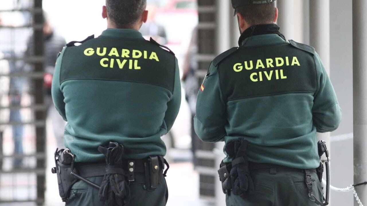 Los guardias civiles denuncian que volverán a tener una paga extra con recortes