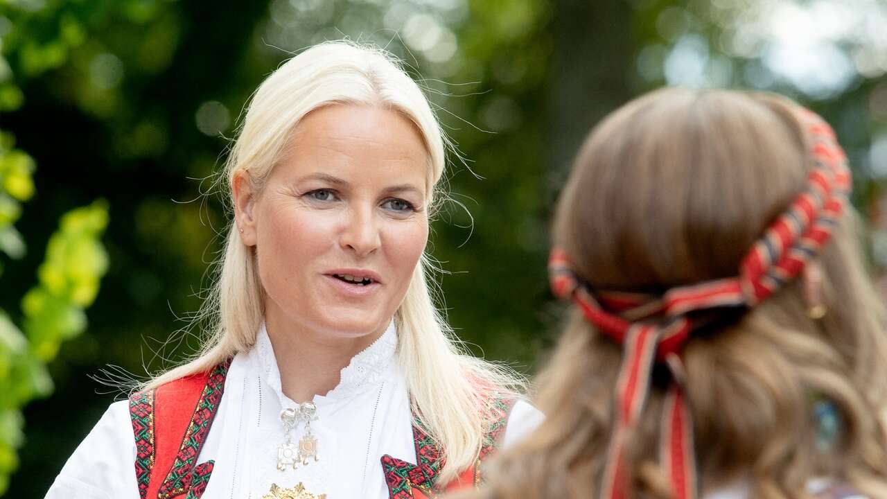 La princesa Mette-Marit causa baja por salud, aunque lo que le preocupa es su hijo