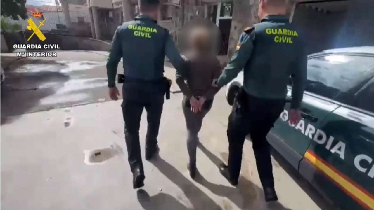 Detenida una mujer de 64 años, enmascarada y con cuchillo, al intentar robar en un banco en Cáceres