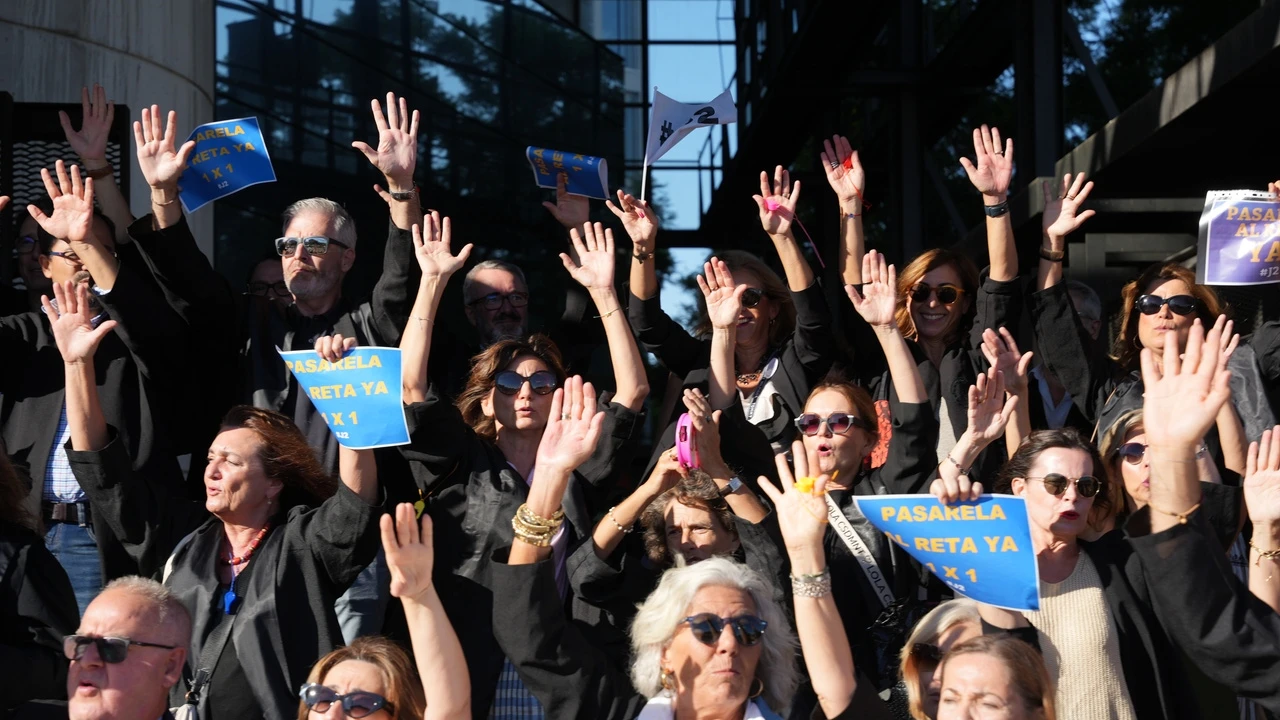 Los procuradores también rechazan la ley del PSOE para una pasarela al RETA
