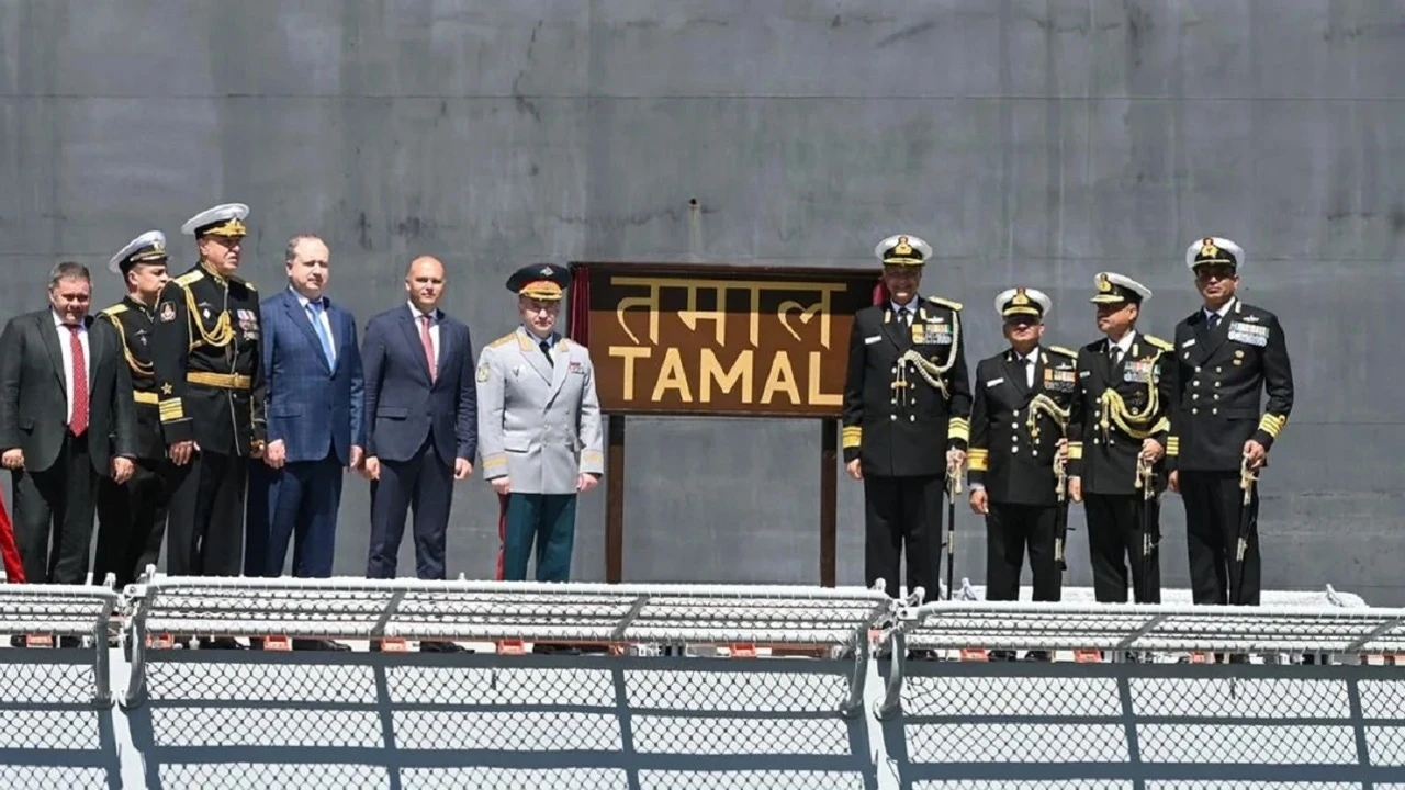 Rusia continúa con su Proyecto 11356: acaba de entregar a la India una fragata de última generación