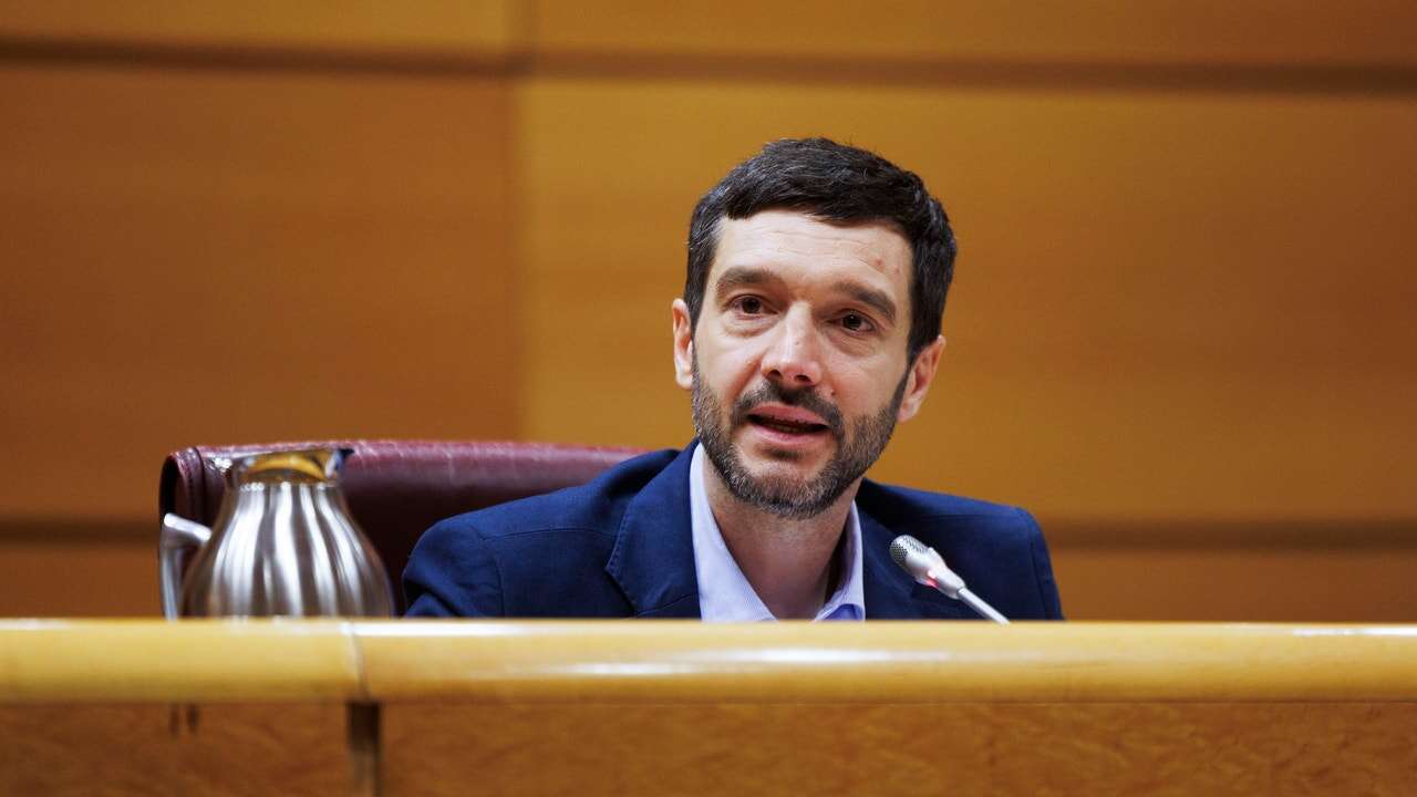 Sumar reacciona al órdago de Podemos al Gobierno con Israel y envía por carta a Robles su petición para que cancele la compra de armas