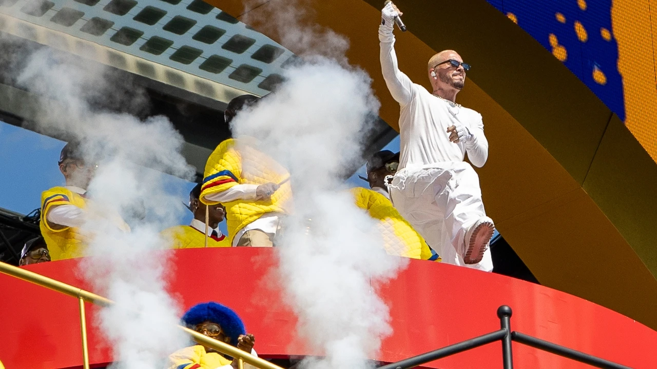 J Balvin lanza la sorpresa de la madrugada: 'Mixteip', diez canciones para volver al reguetón original