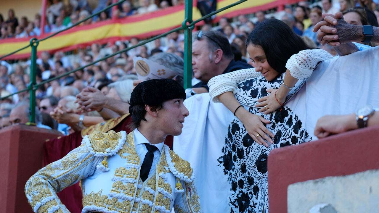 Victoria Federica lo da todo en el cumpleaños de Roca Rey con Tomás Páramo y María García de Jaime