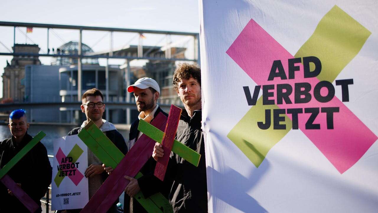 Los extremos se tocan: tormenta política en Alemania tras votar juntos la ultraderecha y los populistas de izquierda