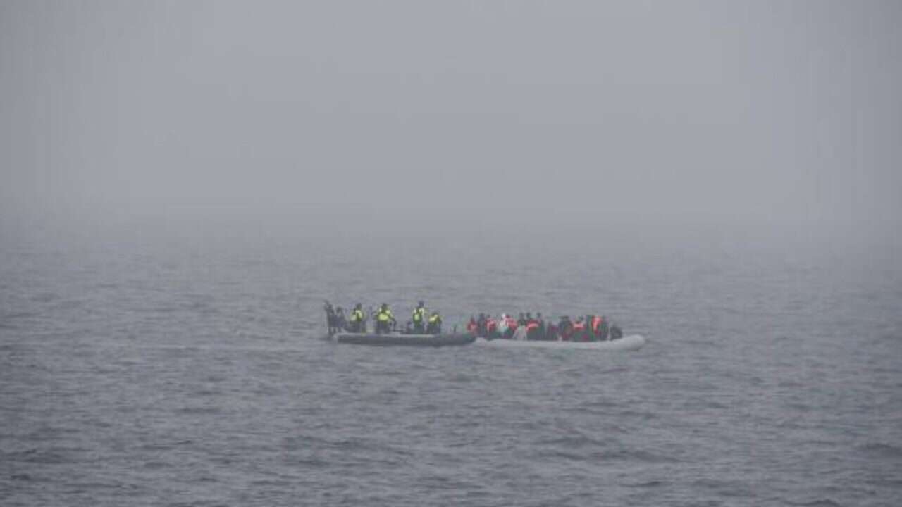 Al menos 12 muertos en el naufragio de una embarcación con migrantes en el Canal de la Mancha