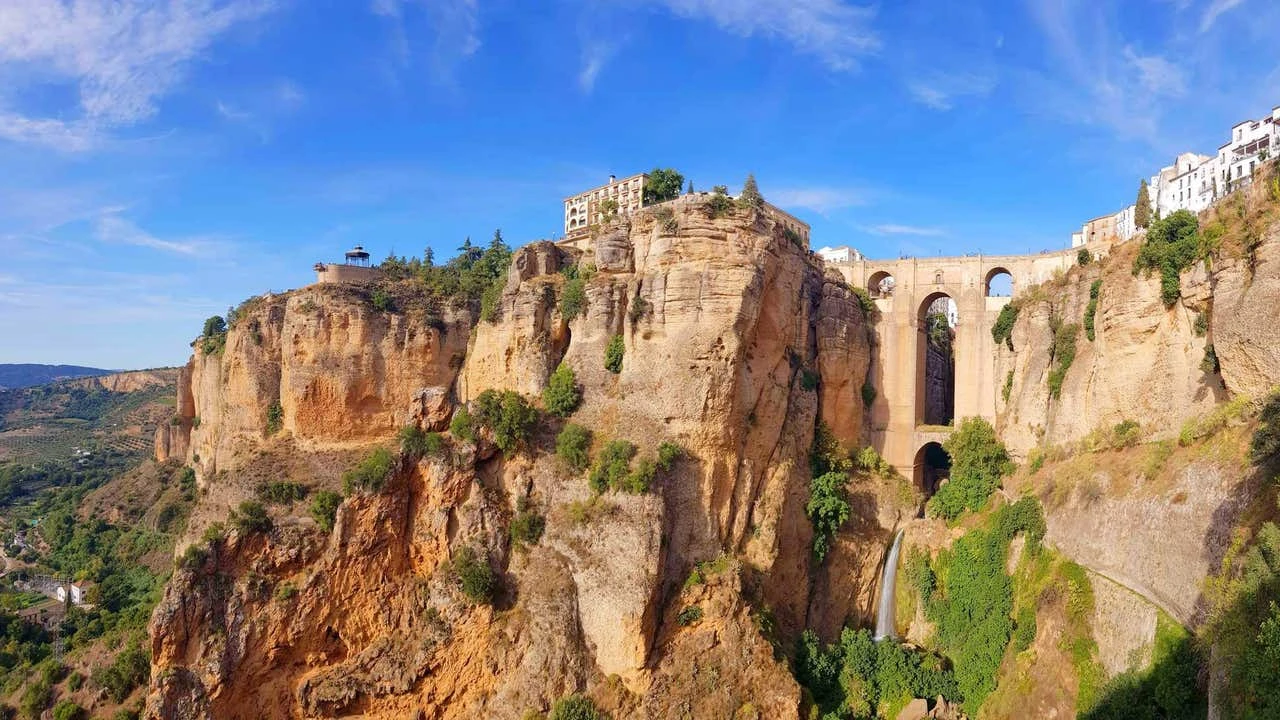 Ronda, tajo entre románticos y bandoleros