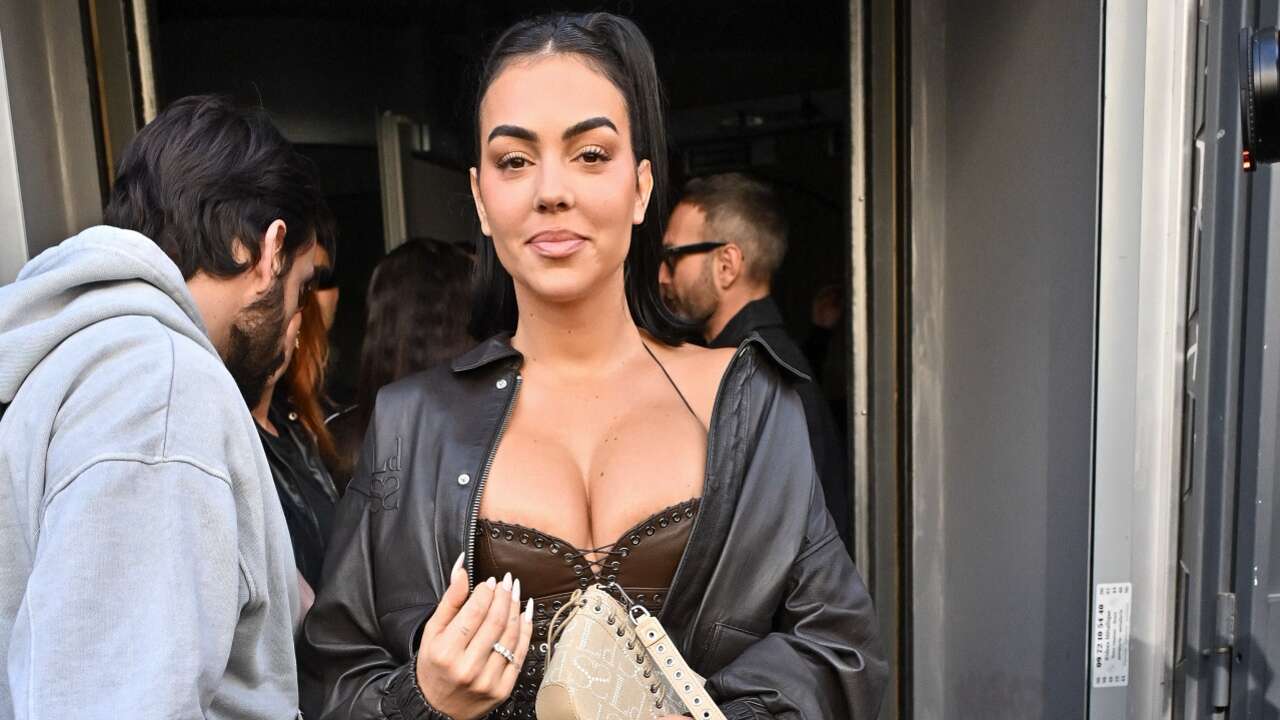 Georgina Rodríguez reina en París como la diva que es con un 'total look' de cuero