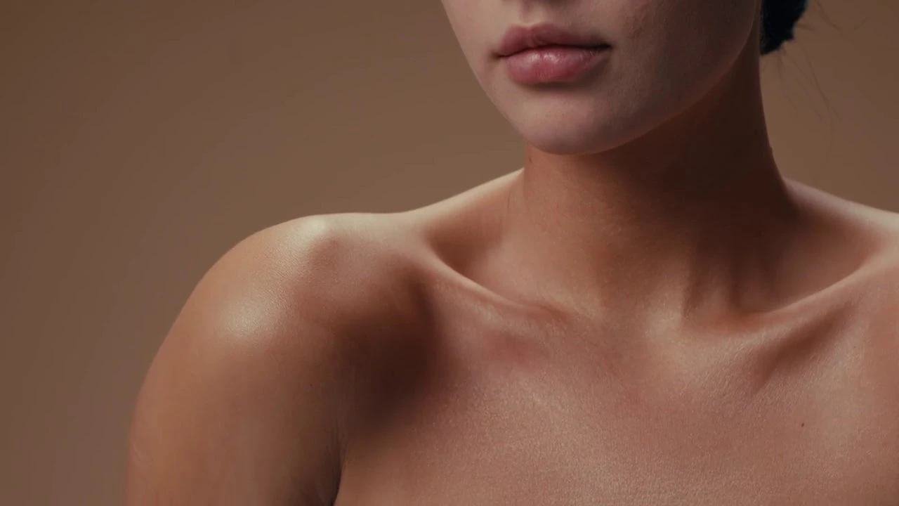 ¿Qué es el 'microneedling'? La guía definitiva sobre el tratamiento que regenera tu piel desde dentro