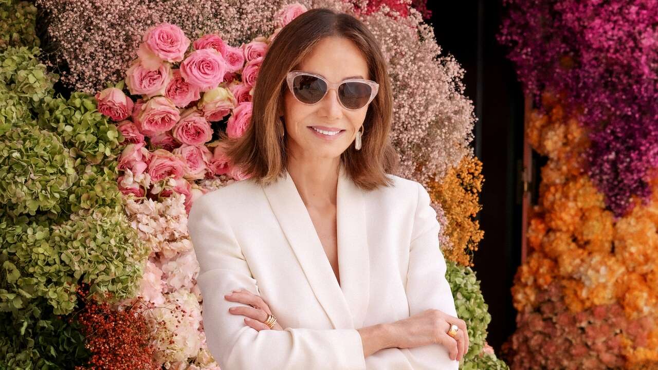 La elegancia eterna es Isabel Preysler con el traje blanco que le van a copiar las madres de comunión