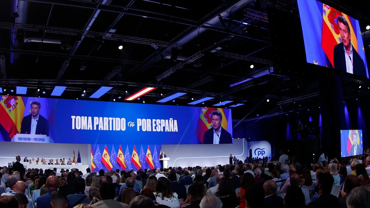 El regreso de DJ Pulpo, la firma de libros de Aznar y una «rianxeira»: las claves del congreso del PP