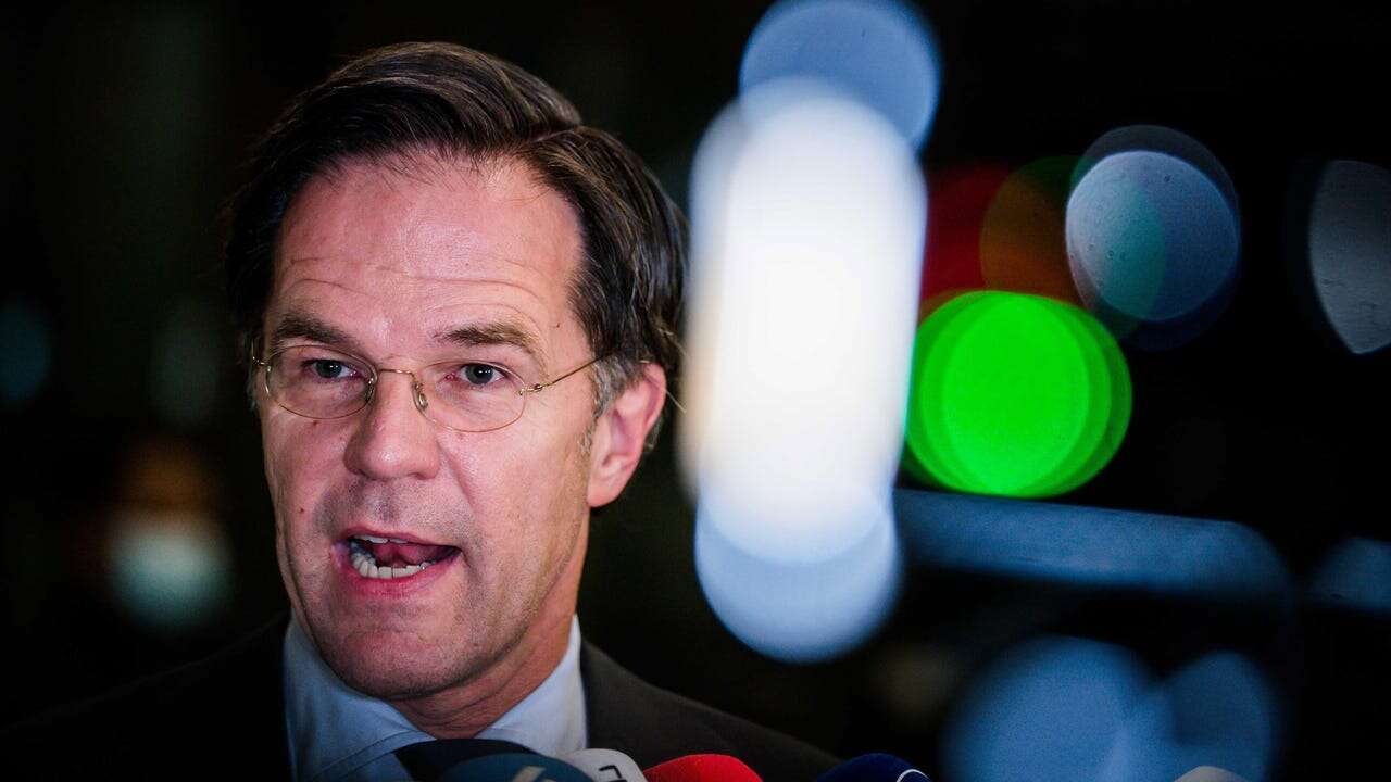 El presidente rumano retira su candidatura a liderar la OTAN y apoya a Mark Rutte