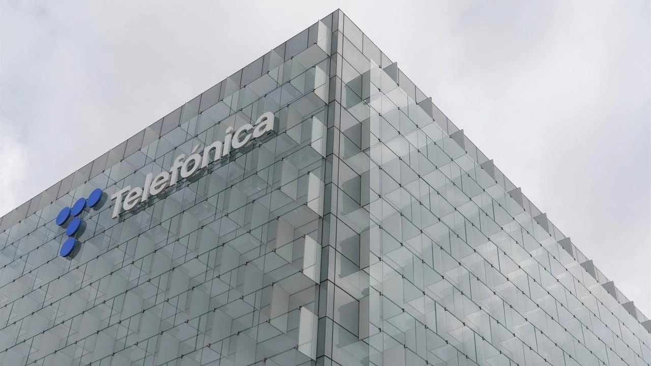 La estrategia de Telefónica que podría reducir a tres los grandes operadores en España