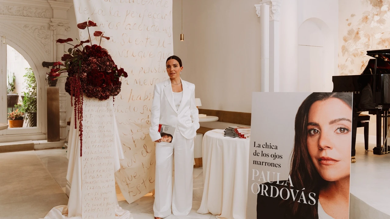 De Rosanna Zanetti a las hermanas Osborne: amigos y familiares acompañan a Paula Ordovás en la presentación de «La chica de los ojos marrones», su libro autobiográfico