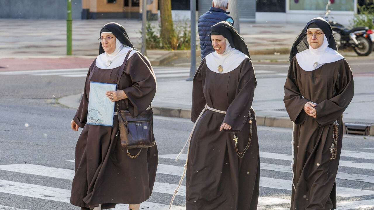 Cisma en el cisma de Belorado: la monja vicaria huye del convento