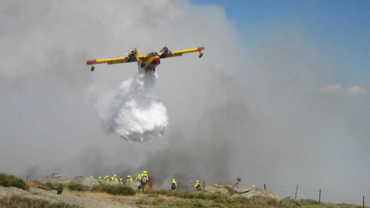 Huelga en el aire: pilotos mantienen sus paros pese a los incendios