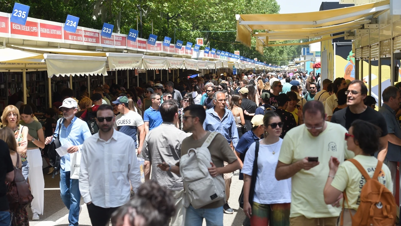 La Feria del Libro de Madrid abre hoy domingo al público con total normalidad