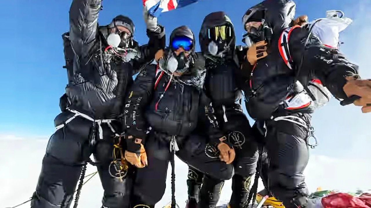 Un ascenso récord al Everest... pero con 