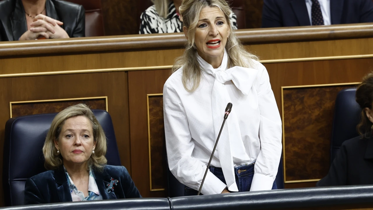 Sumar se alarma ante el órdago de Puigdemont y exige el voto del PP para la jornada laboral