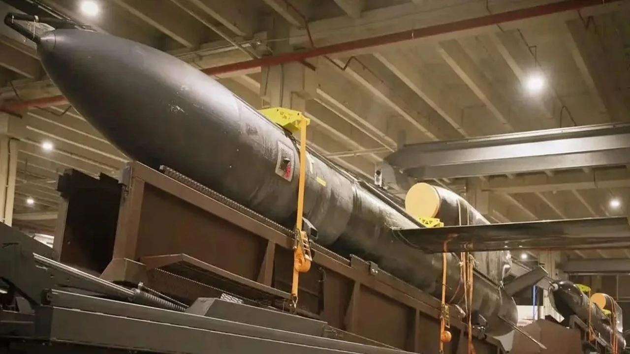 Ucrania enseña el misil balístico más grande que ha fabricado: podría alcanzar Moscú con facilidad