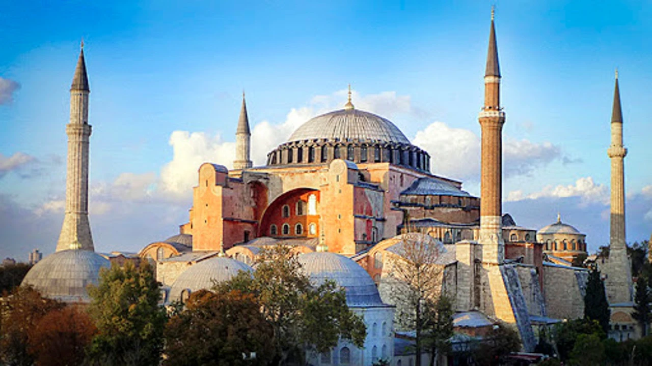 Santa Sofía, joya arquitectónica de Estambul, podría derrumbarse según los expertos: 