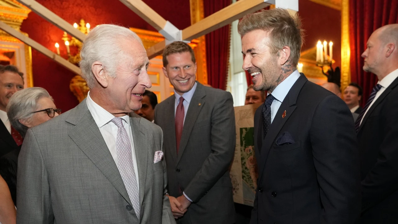 Así han forjado su amistad el rey Carlos III y David Beckham, al que nombrará caballero