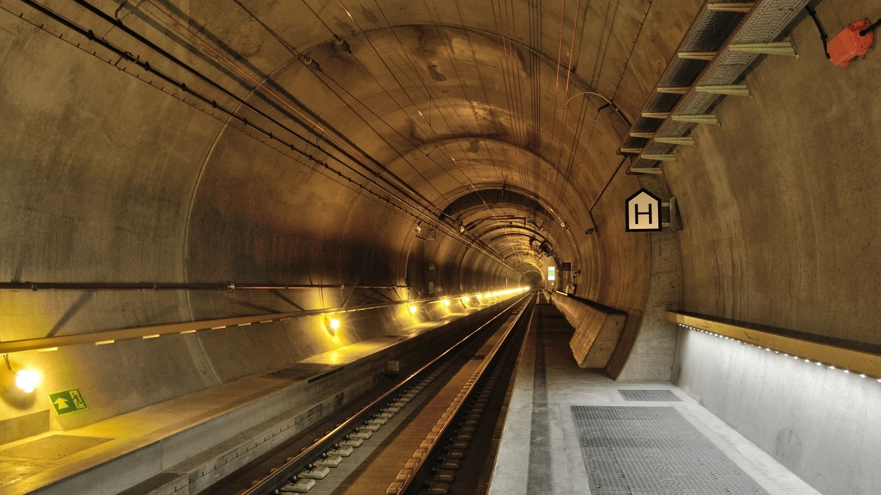 Así es el túnel ferroviario más largo del mundo: 57 km bajo una cordillera europea