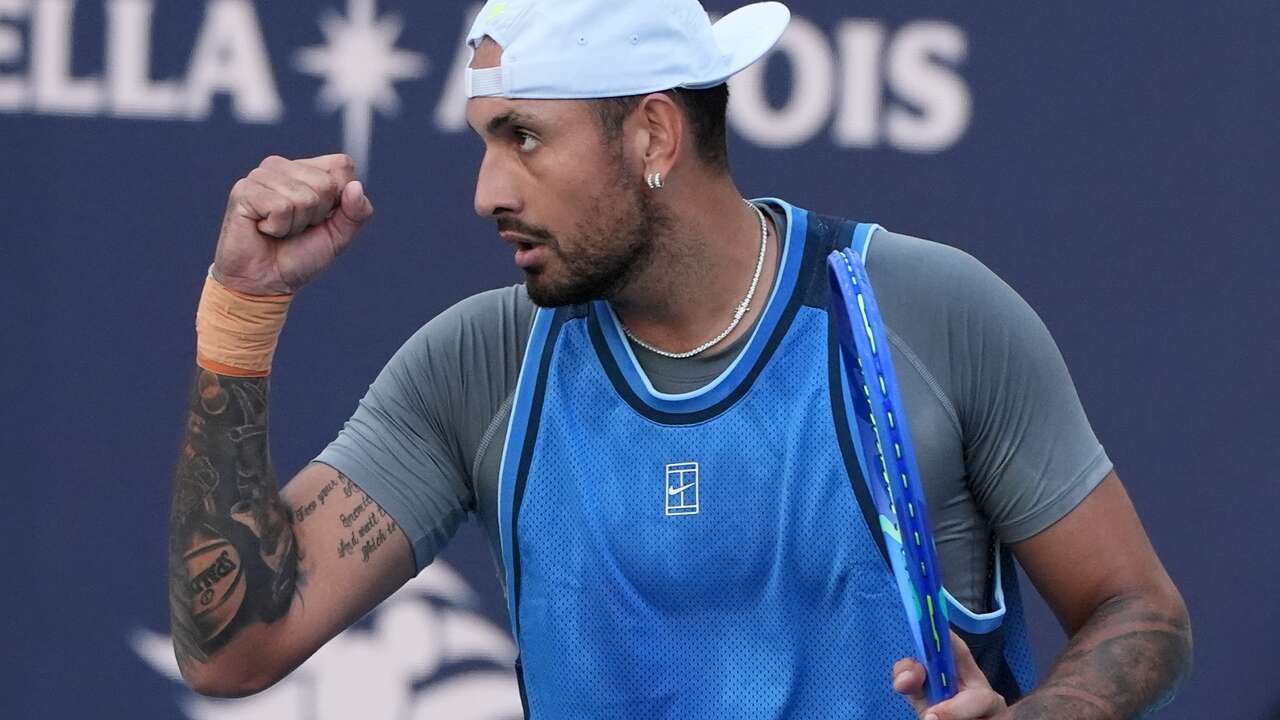 Kyrgios gana un partido dos años y medio después y desvela el calvario que pasa para poder jugar: “Tomo cinco analgésicos para adormecer la muñeca”