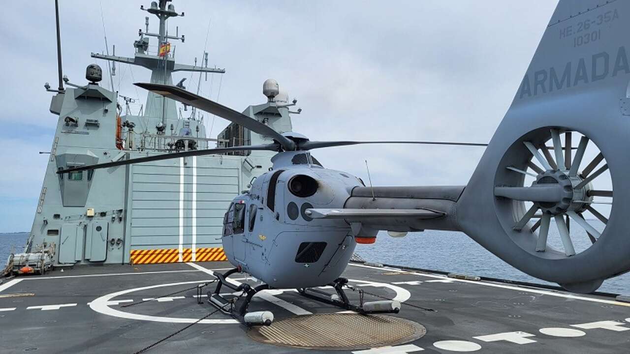 La Armada recibe el cuarto helicóptero Airbus H135 P3H que se incorporará a la Duodécima Escuadrilla de la Flotilla de Aeronaves.