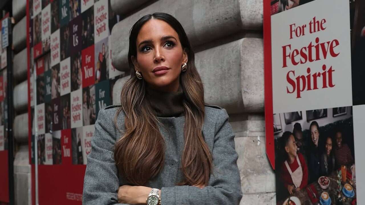 Rocío Osorno sabe que con este conjunto de flecos y terciopelo de Zara serás la mejor vestida de la cena de Nochebuena