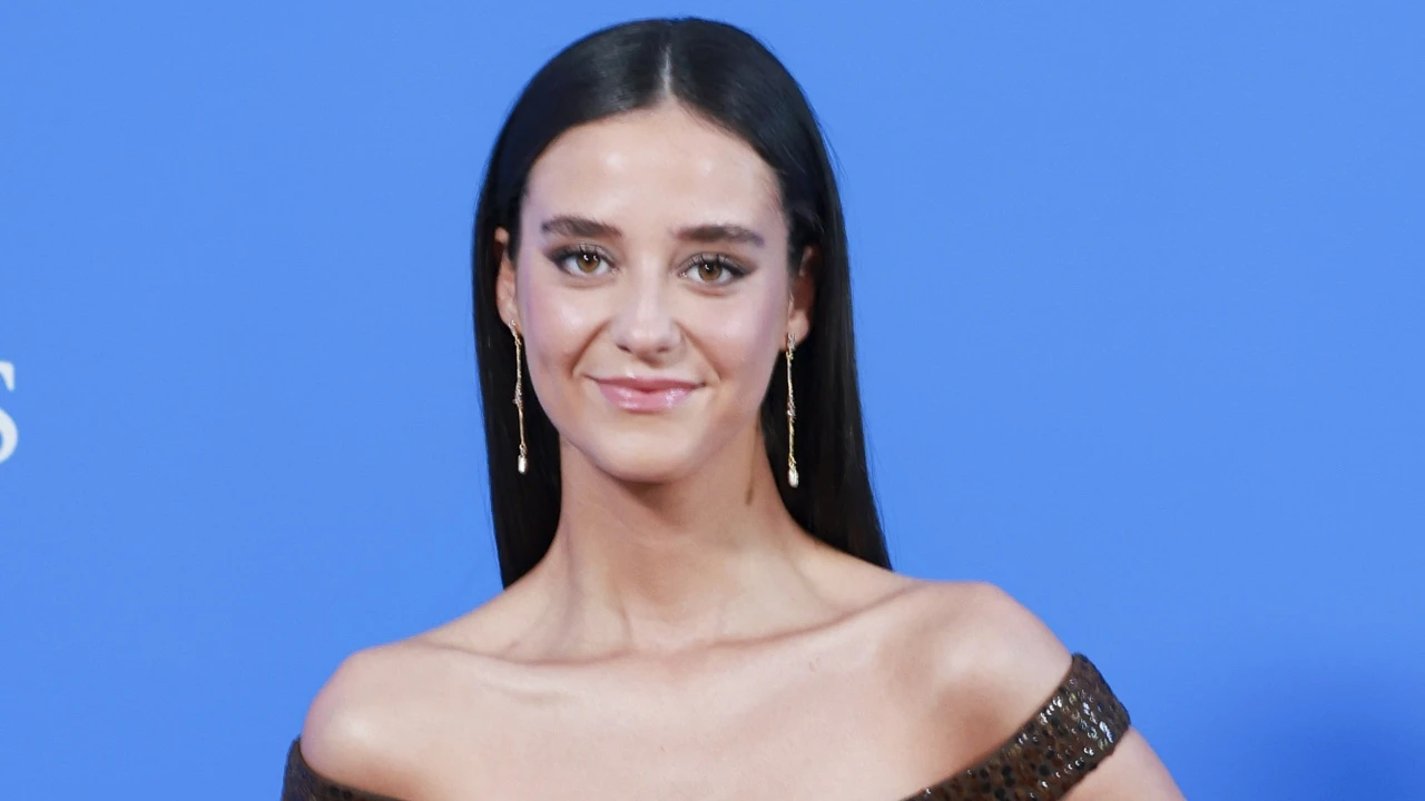Chaqueta de punto + falda bohemia: El look de Victoria Federica que vas a querer copiar antes de que termine el verano