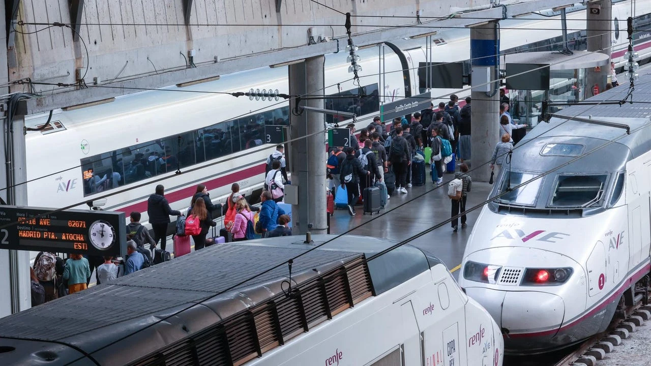 10 horas encerrados por una nueva avería en la alta velocidad: 