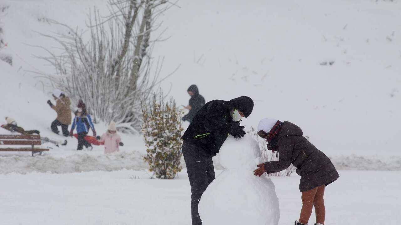 Alerta este fin de semana: una borrasca fría y una DANA dejarán chubascos intensos y nieve a cotas bajas