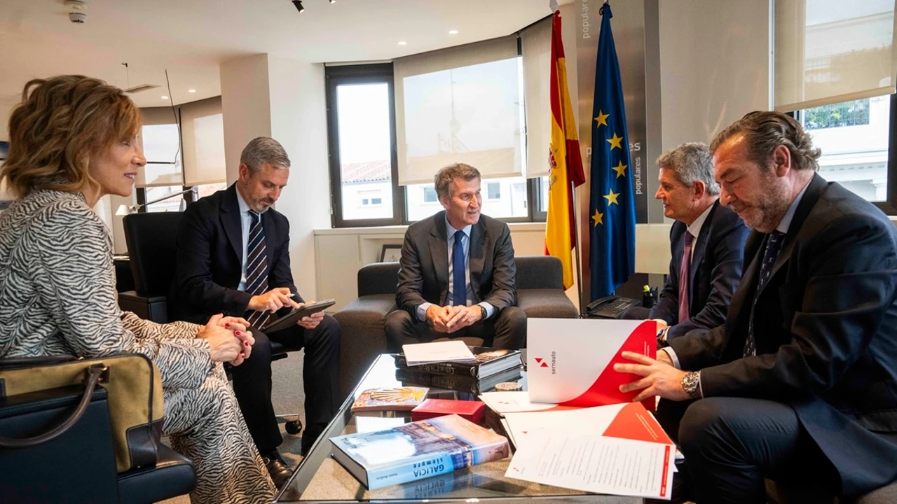 Feijóo considera al sector del motor “pilar estratégico de la economía española”