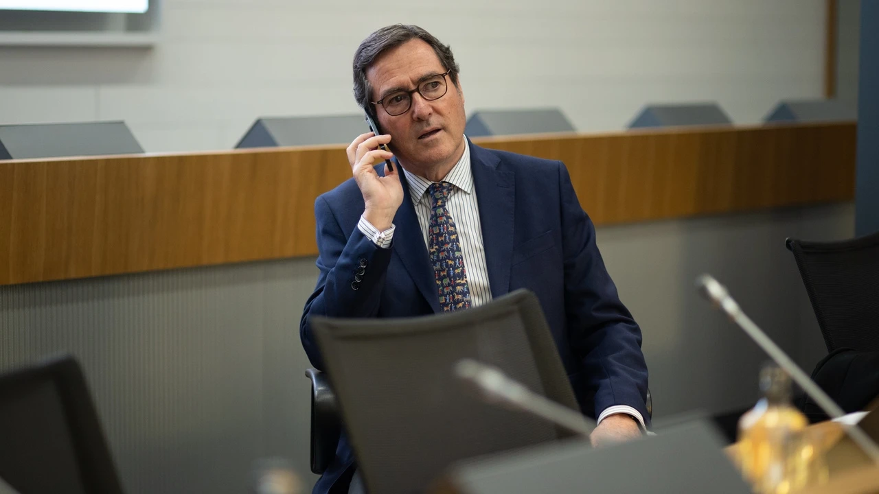 CEOE exige ayudas directas y que cesen las amenazas de Díaz