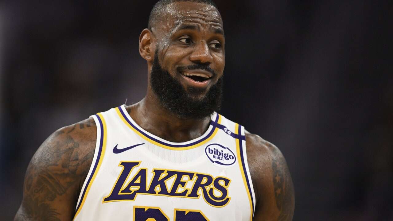 LeBron James, 40 años y milmillonario