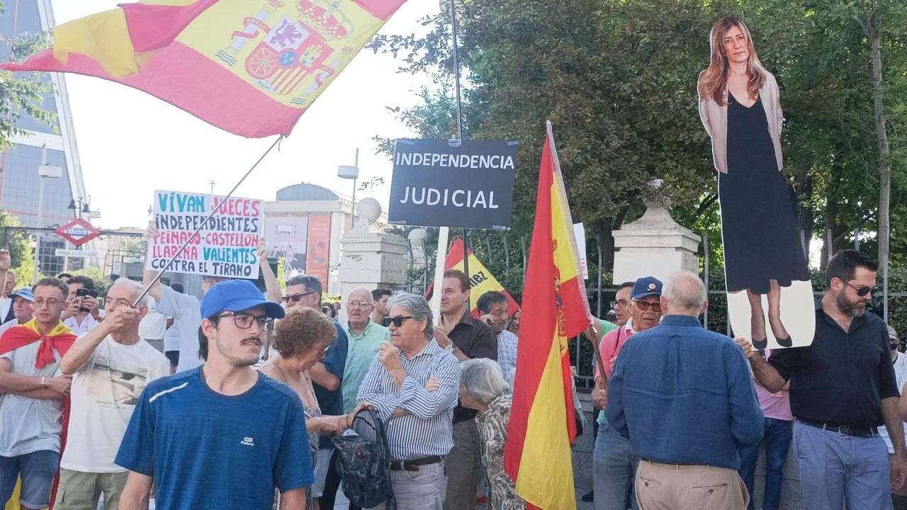 Despliegue policial sin precedentes en Madrid ante la llegada de Begoña Gómez a los juzgados