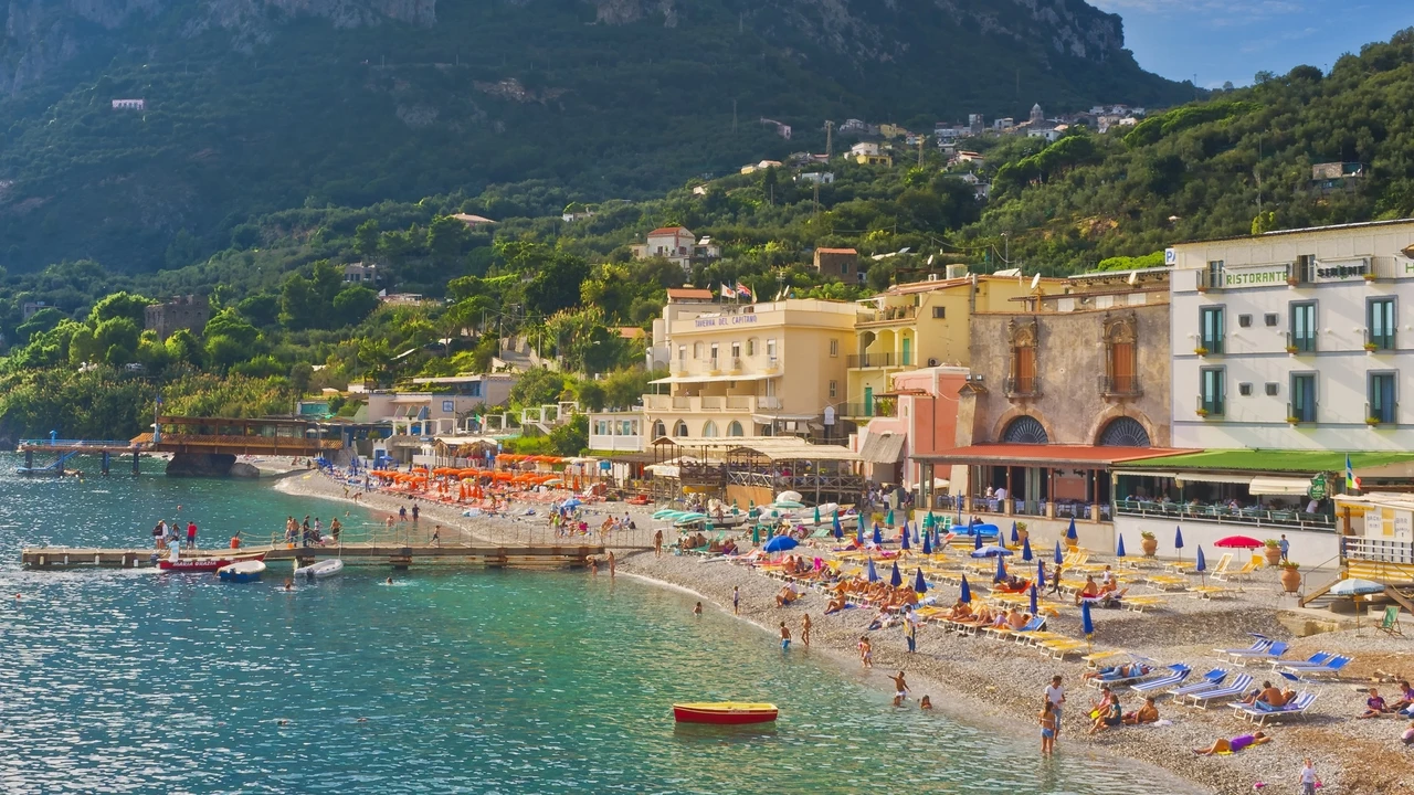 90 euros al día por una sombrilla: el alza de precios aleja a los italianos de la playa