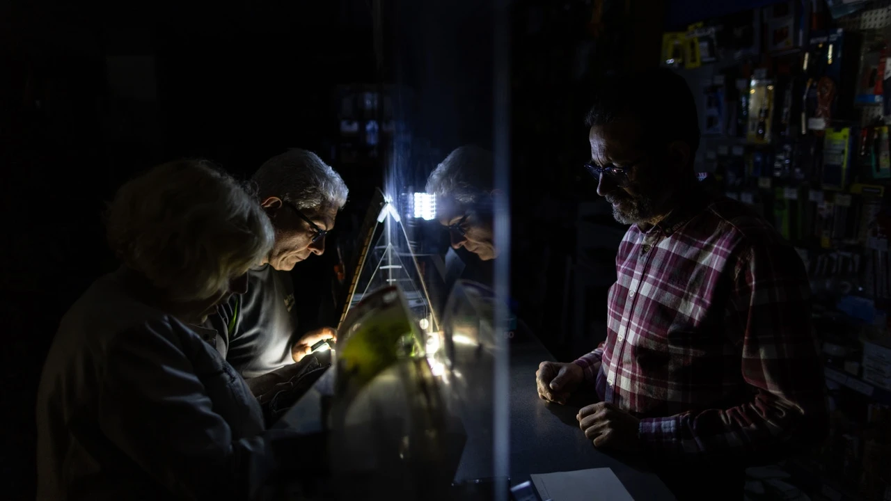 Apagón eléctrico: así es como deben solicitar los comercios una reclamación por lucro cesante