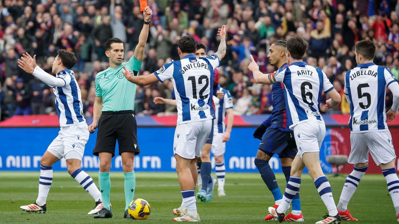 Así ha sido la expulsión de Elustondo frente al Barça