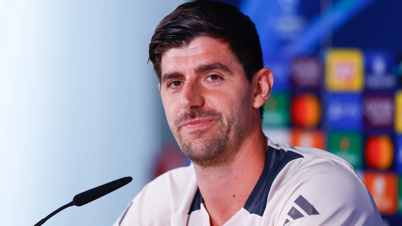 Courtois vende su casa por 4.5 millones para comprarse otra con bosque privada y llena de lujos