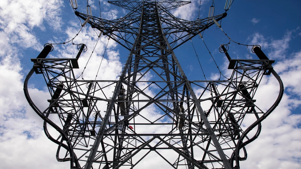 El abaratamiento de la luz y la gasolina dan un respiro a la inflación, que se modera hasta el 2,3%